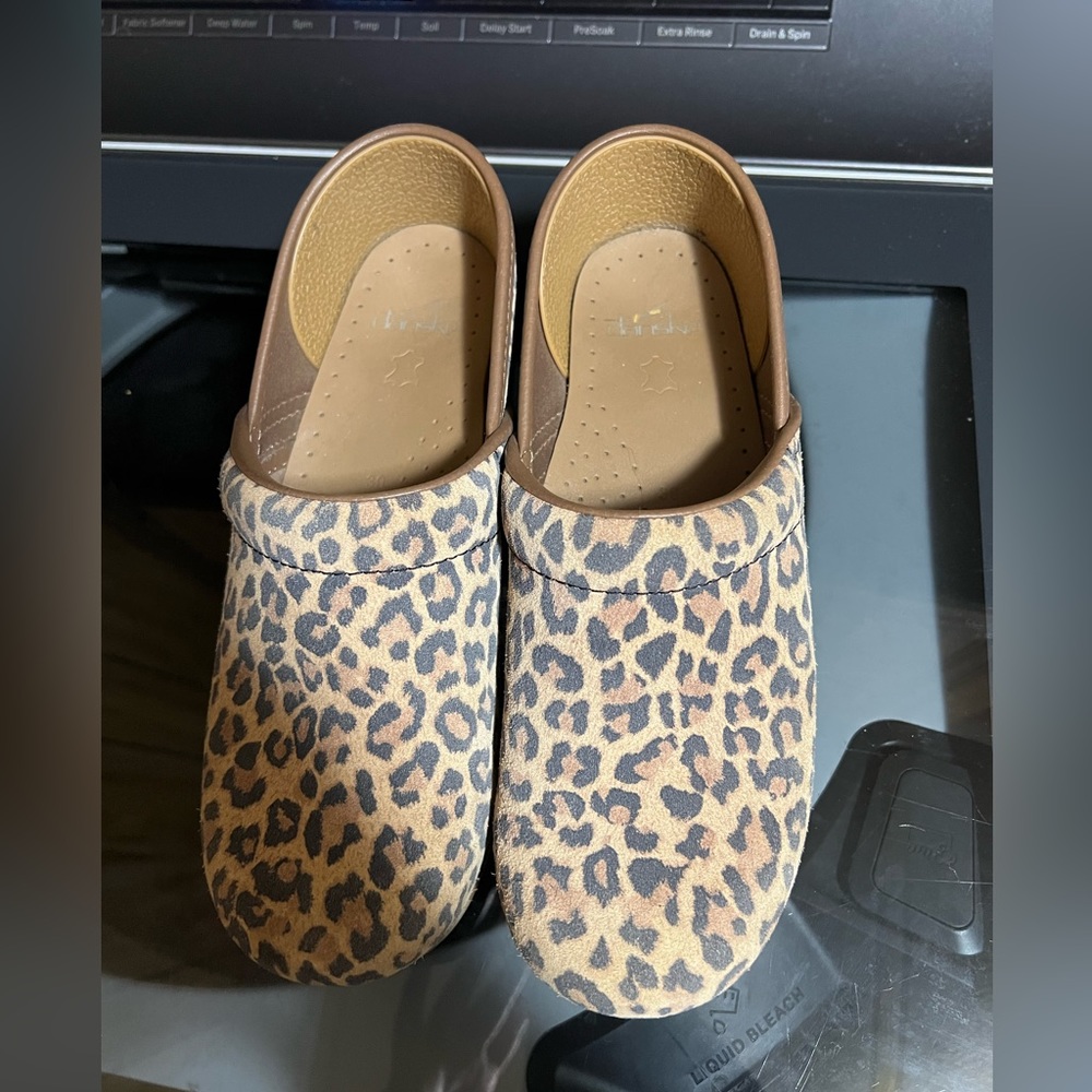 Dansko nursing shoes